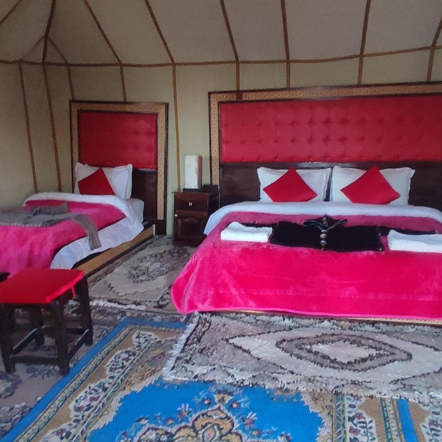 Overnight Luxury Camp เมอร์ซูกา ภายนอก รูปภาพ