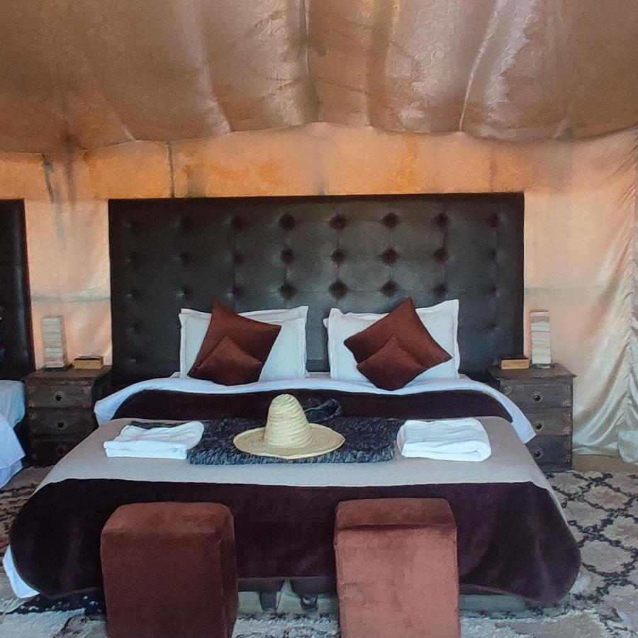 Overnight Luxury Camp เมอร์ซูกา ภายนอก รูปภาพ